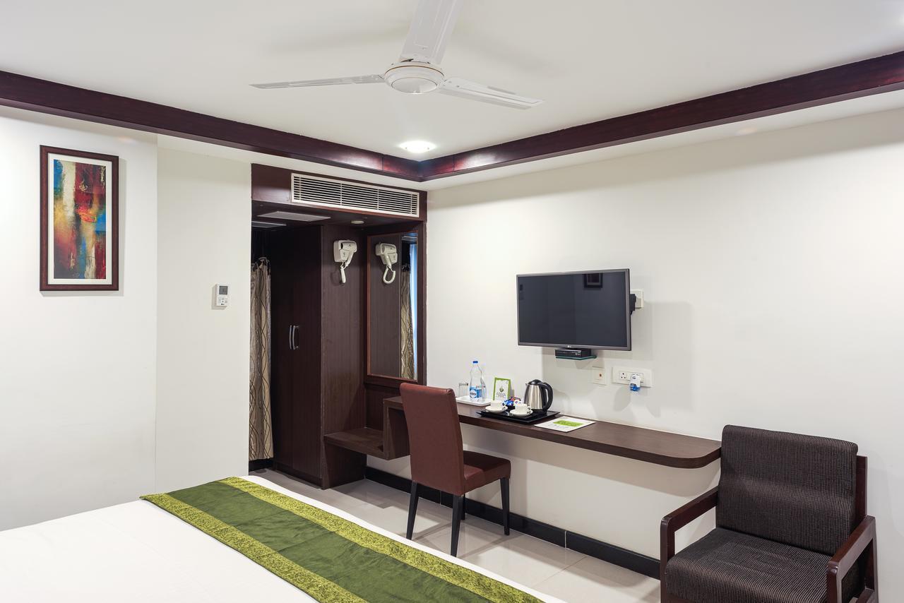 Hotel Treebo Empire à Vijayawāda Extérieur photo
