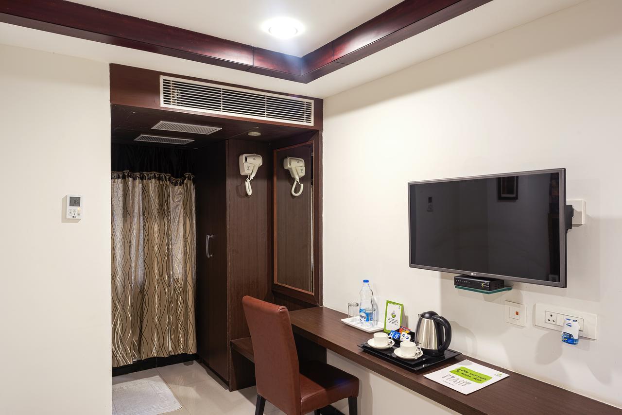Hotel Treebo Empire à Vijayawāda Extérieur photo